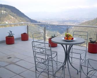 Hotel Stubel Suites & Cafe - Quito - Balcony
