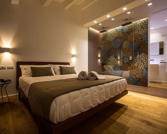 Plebis - B&B in Sicilia nel centro storico di Catania - קטאניה - חדר שינה