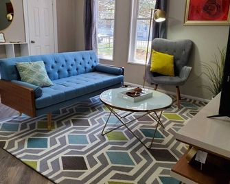 Downtown Getaway, Historic & Peaceful, Free Bikes - Columbus - Huiskamer