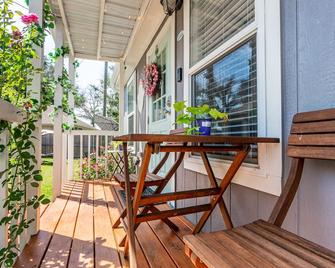 Adorable Guest House in South Tyler - Tyler - Balcony