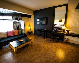 Napalai Hotel - Udon Thani - Obývací pokoj