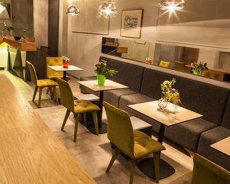 阿尼莫斯客房和公寓旅館 - 納夫普利翁 - 餐廳