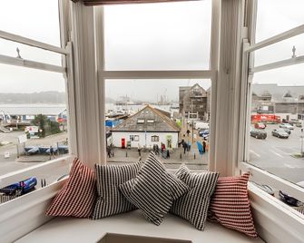 The Mariners - Falmouth - Ban công