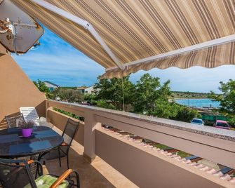 Apartments Hidden Beach Gem - Pag - Balcón