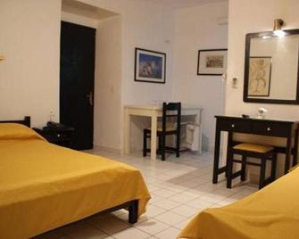 Andrea Pension - Hydra - Bedroom