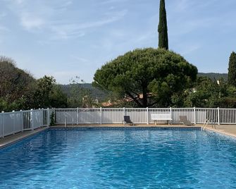 Air-conditioned villa in residence with swimming pool and tennis court - Cassis - Pool