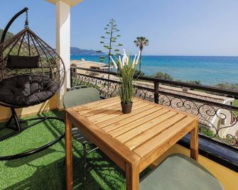 Coastal Bliss Apartments - Glyfada - Balkon