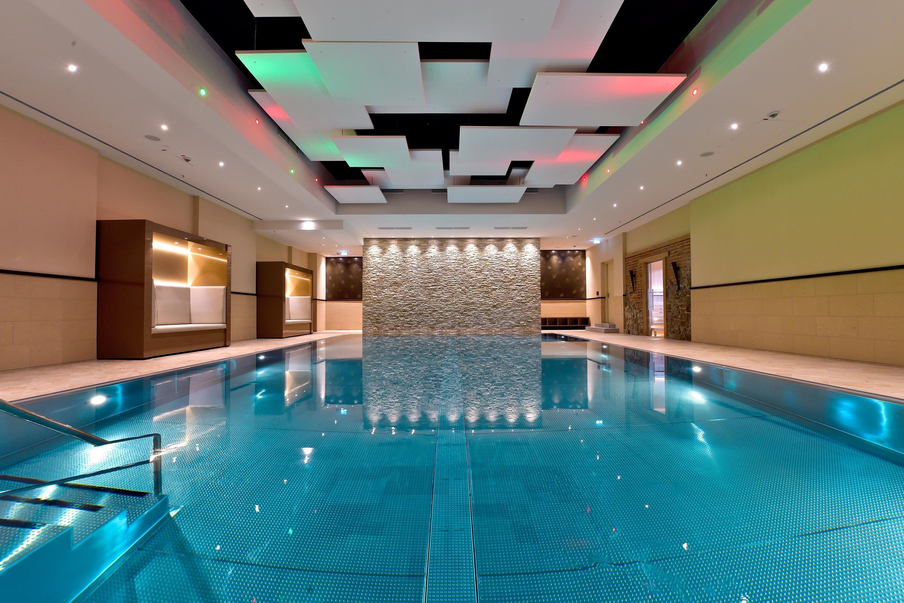 Radisson Blu Hotel Bonn - בון - בריכה