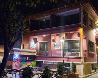 Berlin Hostel & Street - Antalya - Building