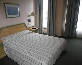 Puente Romano - Orense - Habitación