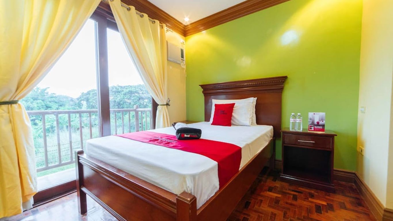 RedDoorz Plus @ Starhomes Olivianville