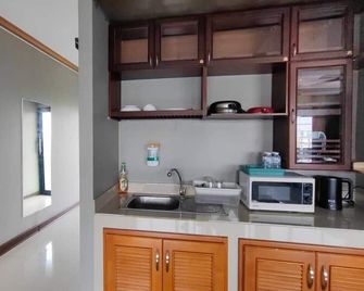 Bkk39 Airport hotel - Racha Thewa - Kitchen