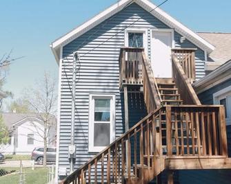 Great 1 Bedroom Downtown Grand Haven - Grand Haven - Building