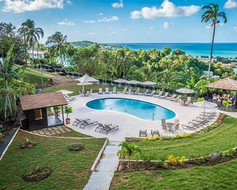 Cozy Getaway: 2 Scenic Ocean View Room w/ Balcony | Free Parking | Adults Only - Castries - Pool