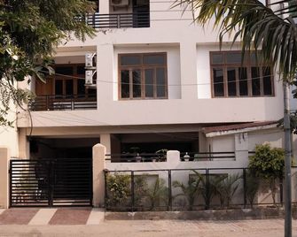 Golden Grove Homestay - Varanasi - Edifício