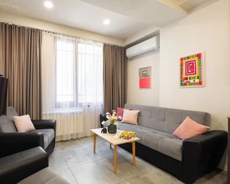 Stay Inn on Saryan 26.3 str. - Ereván - Sala de estar