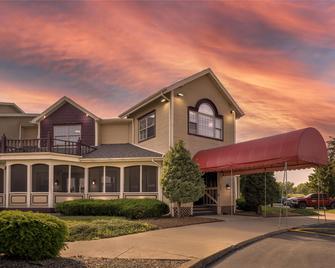 SureStay Plus Hotel by Best Western Auburn - Auburn - Gebouw