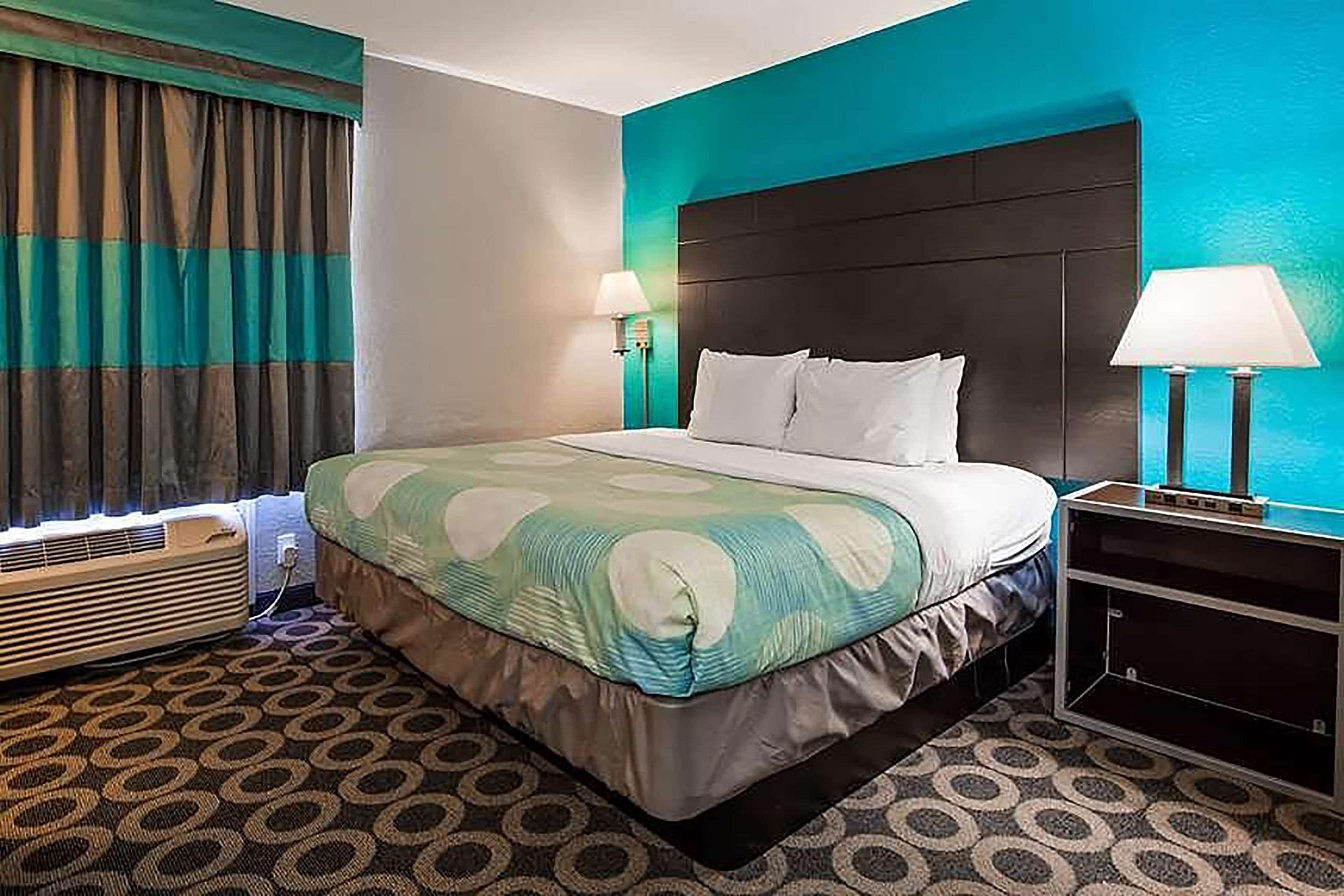 Travelodge by Wyndham San Antonio Downtown Northeast - סן אנטוניו - חדר שינה