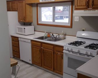 Edinboro Lakeside Cottage ️ - Edinboro - Cocina