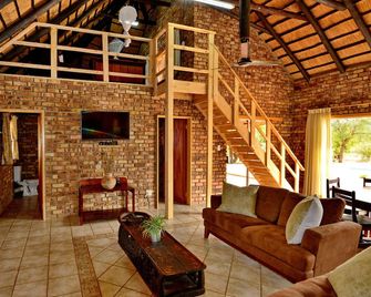 Tshukudu Game Lodge - Hoedspruit - Sala de estar