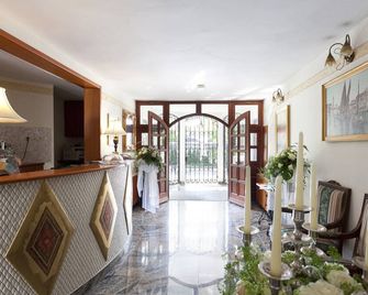 Aparthotel Vila Minka - Ljubljana - Resepsionis