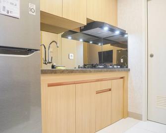 Homey 2Br At Tokyo Riverside Pik 2 Apartment - Sepatan - Küche