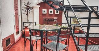 Hostel Lagares - Mendoza - Dining room