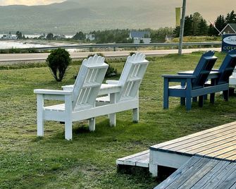 Sea Breeze Cottages - Ingonish - Patio