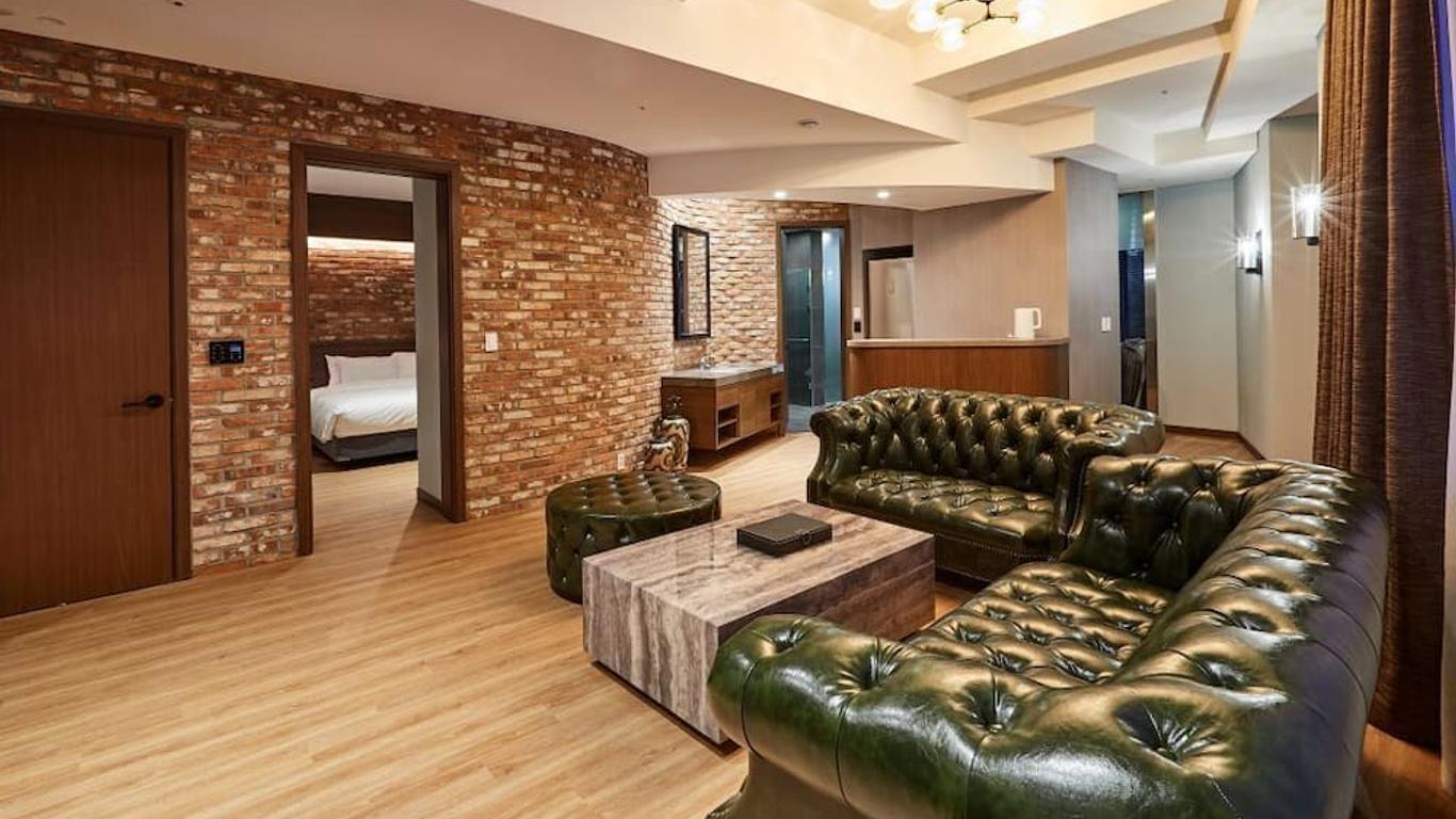 بارتيز هوتل