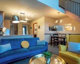 Tremblant L'Évasion- Your Ideal retreat! - Mont-Tremblant - Living room