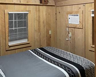 Cabin & Motel Rentals - East Durham - Bedroom