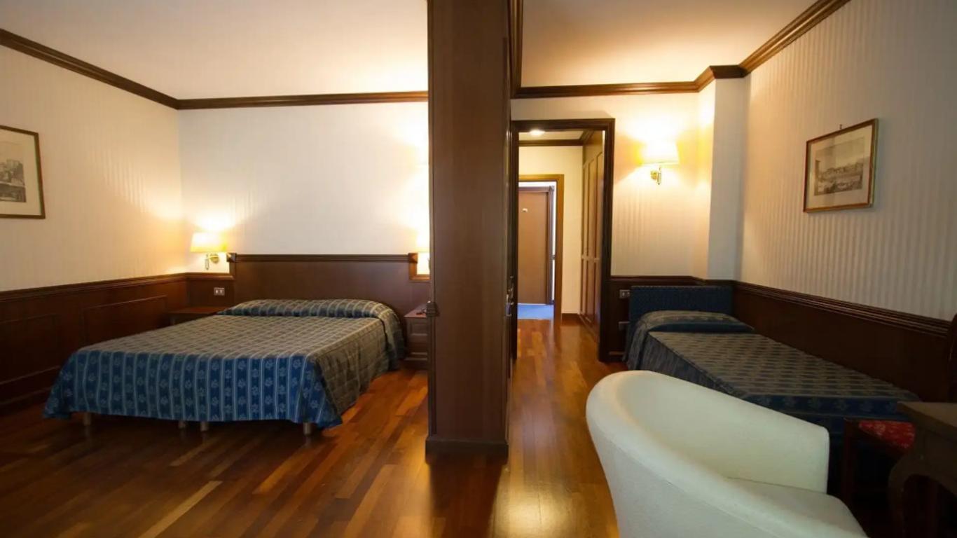 هوتل كورونا