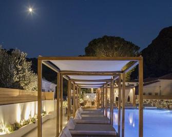 Samian Mare Hotel, Suites & Spa - Karlovasi - Zwembad