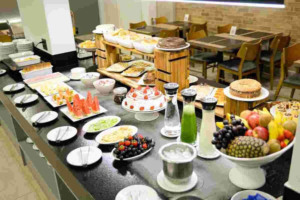 Carlton Plaza Hotel Uberlandia - Uberlândia - Buffet