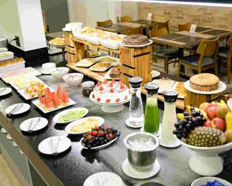 Carlton Plaza Hotel Uberlandia - Uberlândia - Buffet