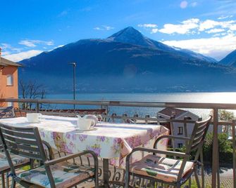 Ulivo Holiday Home with Lake View - Cremia - Balcón