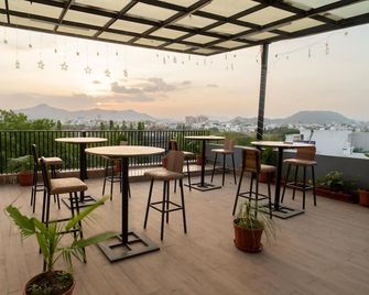 Majestic Hotel and Restro - Udaipur - Balkon