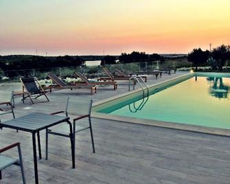 Scilla Maris Charming Suites - Noto - Pool