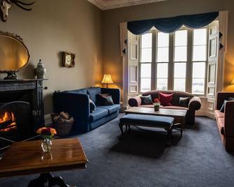 Chirnside Hall Hotel - Duns - Huiskamer