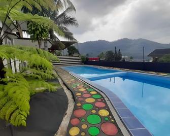 Seulawah Resort And Cafe - Batu - Pool