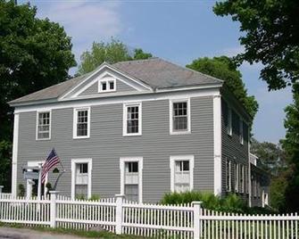 Eddington House Inn - North Bennington - Building