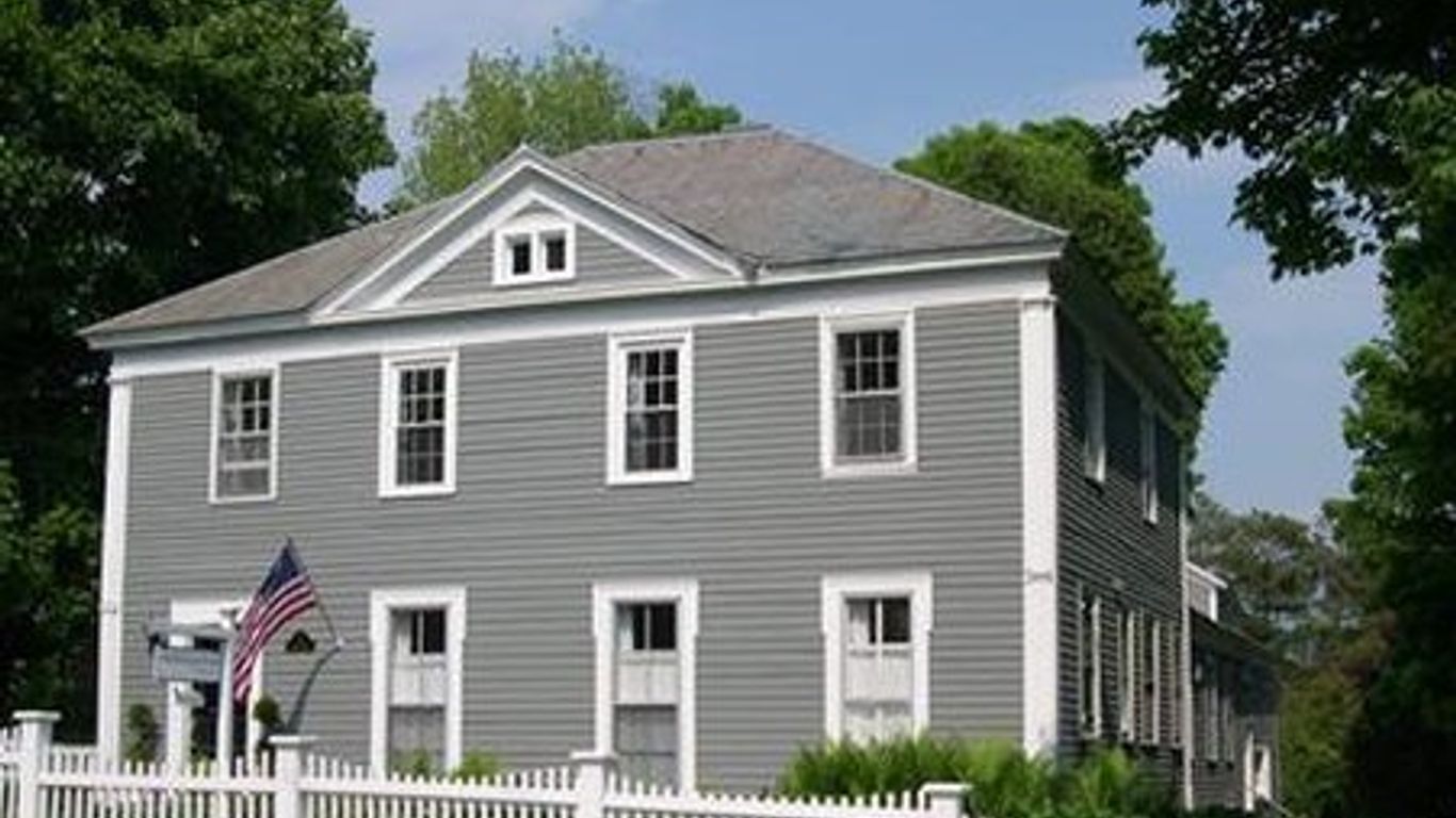 The Eddington House Inn