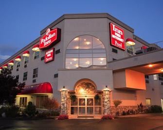 Hilltop Inn - Salmon Arm - Building
