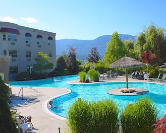 Hilltop Inn - Salmon Arm - Pool