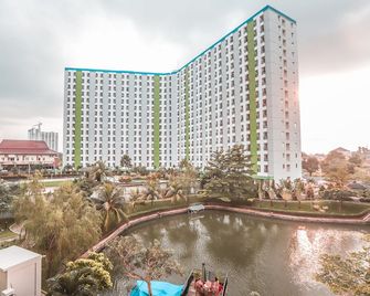 Hotel O Green Lake View Ciputat - Pamulang - Edificio