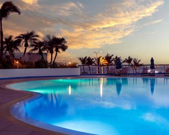 Royal Islander Club Resort La Terrasse - סימפסון ביי - בריכה