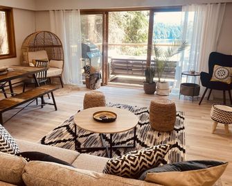 #Slowtravel+Wellness~woodfired hot tub, cold plunge, sauna, forestbathing, beach - Halfmoon Bay - Sala de estar