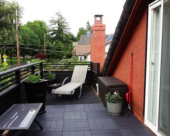 Classic Kitisilano two-room studio suite - Vancouver - Varanda
