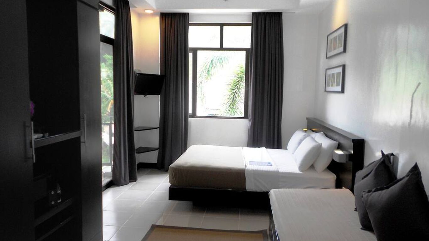 One Crescent Place Hotel