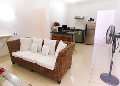 Island Apartments - Suva - Salon